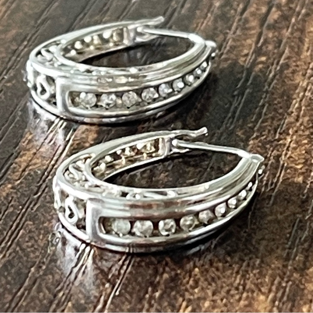 Elegant Sterling Silver 1/4 cttw Natural Diamond Hoop Earrings - Picture 9 of 9